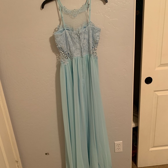 Prom dress - Picture 2 of 5